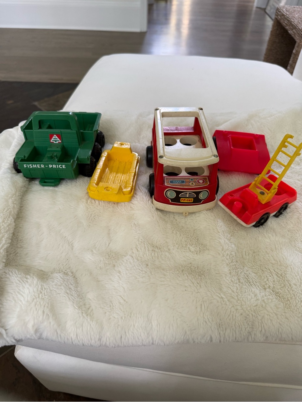 Little people vintage set